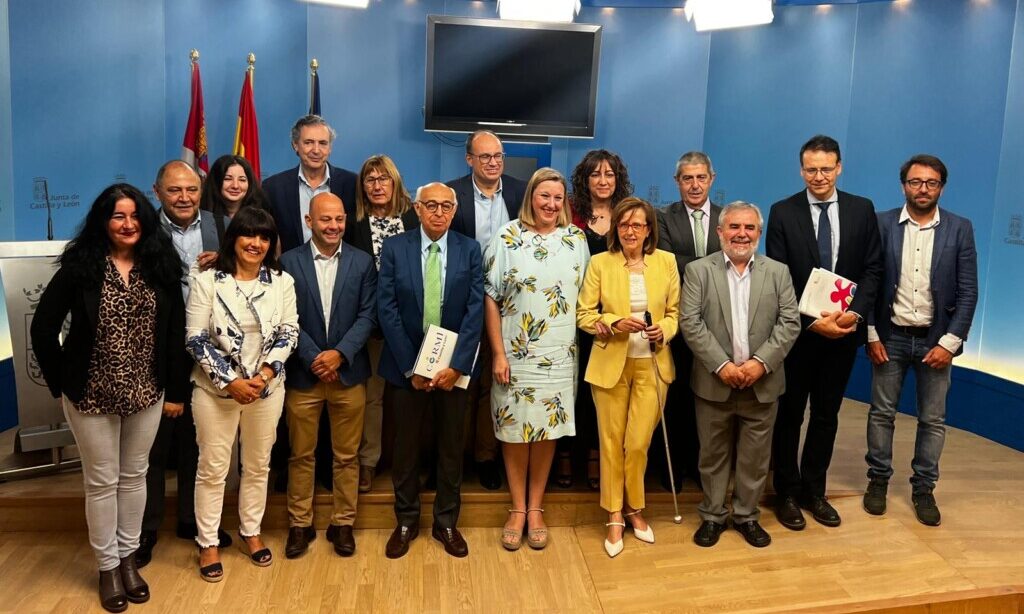 Reunión de la consejera de Familia, Isabel Blanco, con representantes de Cermi